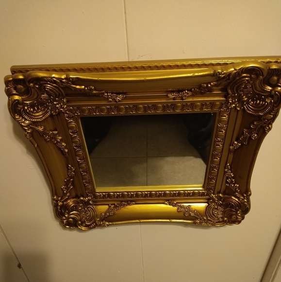 Mirror  with classic frame . Size is 17x15 " - Picture 2 of 15